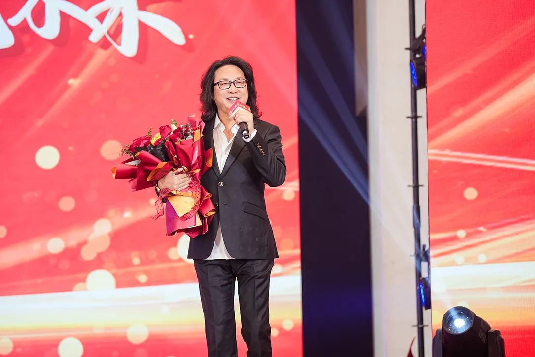 靈蟒賀歲，華章共啟 | 迅鐳激光2024年度工作總結會議暨年終盛典圓滿舉行！(圖20)