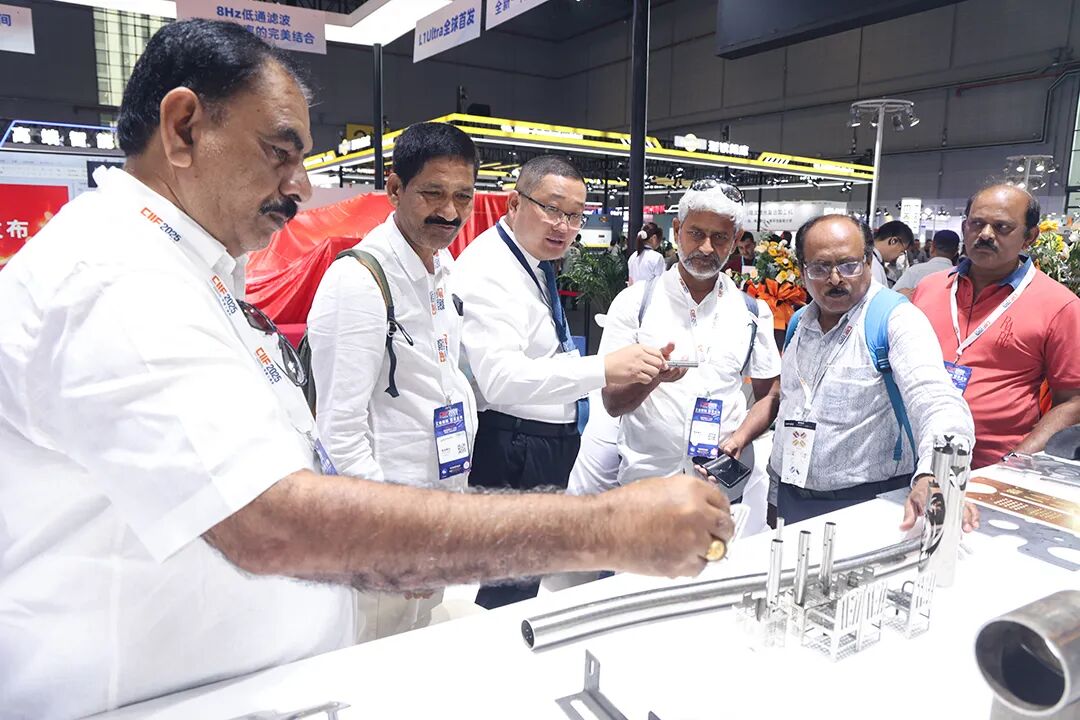 展會直擊|迅鐳激光展臺閃耀2025上海工博會!(圖16)